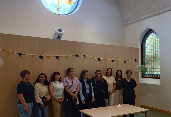 Nieuwe studenten opleiding zorgkundige zwaaien klas van 2025-2026 uit